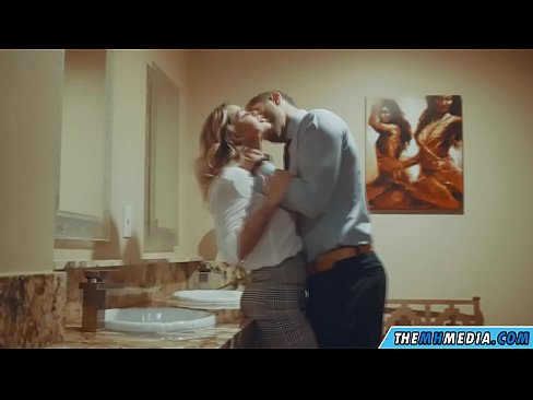 ❤️ Kapag ang isang busty blonde seduces sa isang pampublikong banyo Porn video sa porn tl.cbddeluxe.top ﹏